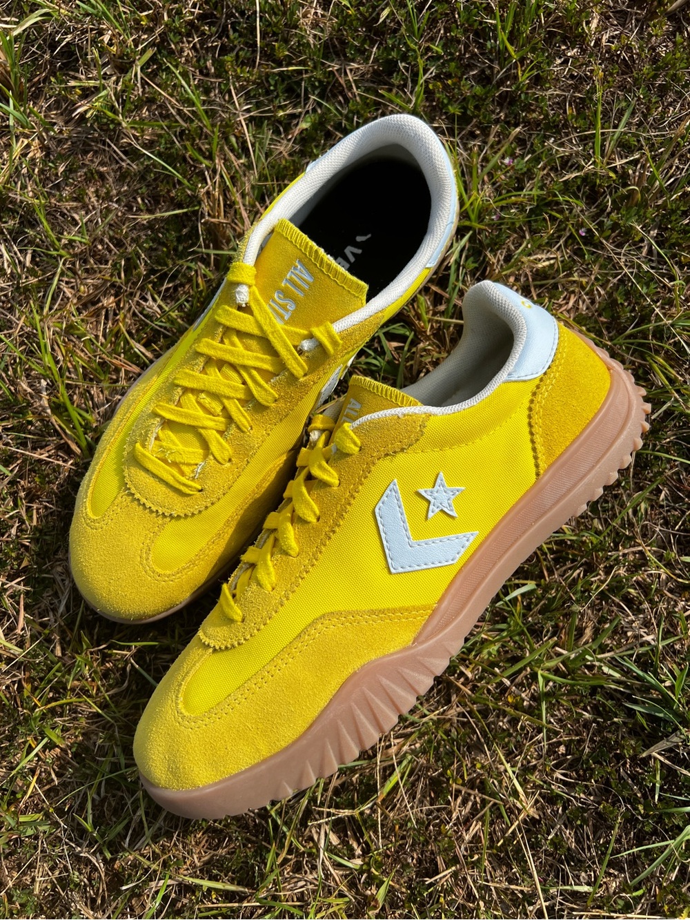 CLEAN Converse size 7 Mens Run Star Trainer Wren Yellow shoes